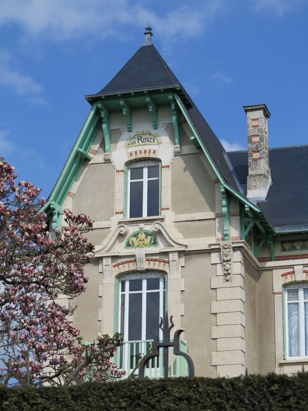 Détail de la villa « les Roses », de type cottage, 15 quai Maurice-Métayer.