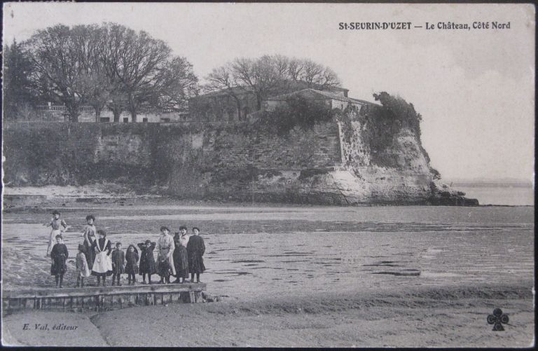 L'estuaire au pied du château et à l'entrée du port, carte postale vers 1910.