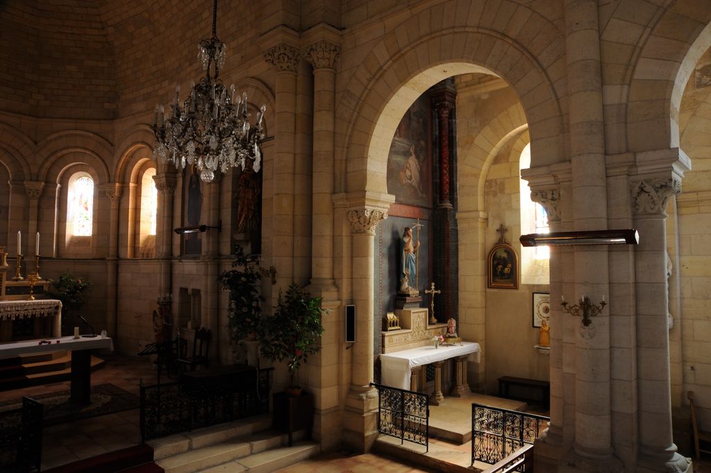 Vue du chœur et de l'autel de saint Jean-Baptiste.