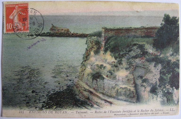 Le rocher du Sphinx vu depuis l'église, carte postale vers 1900.