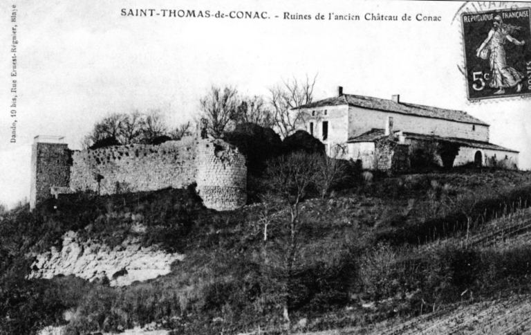 Les ruines du château de Cônac, carte postale vers 1900.