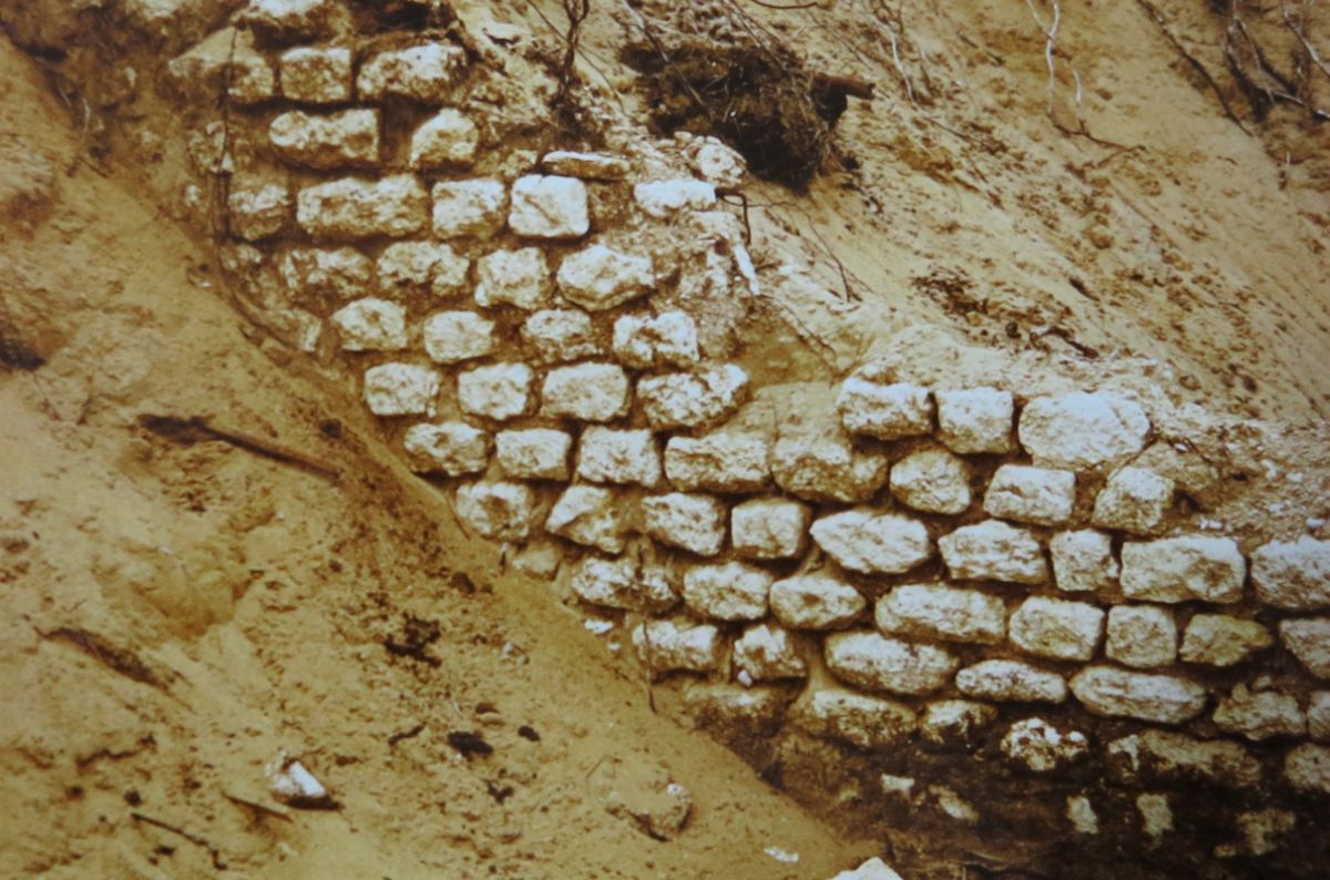 Pan de mur d'époque romaine mis au jour en 1981 : détail.