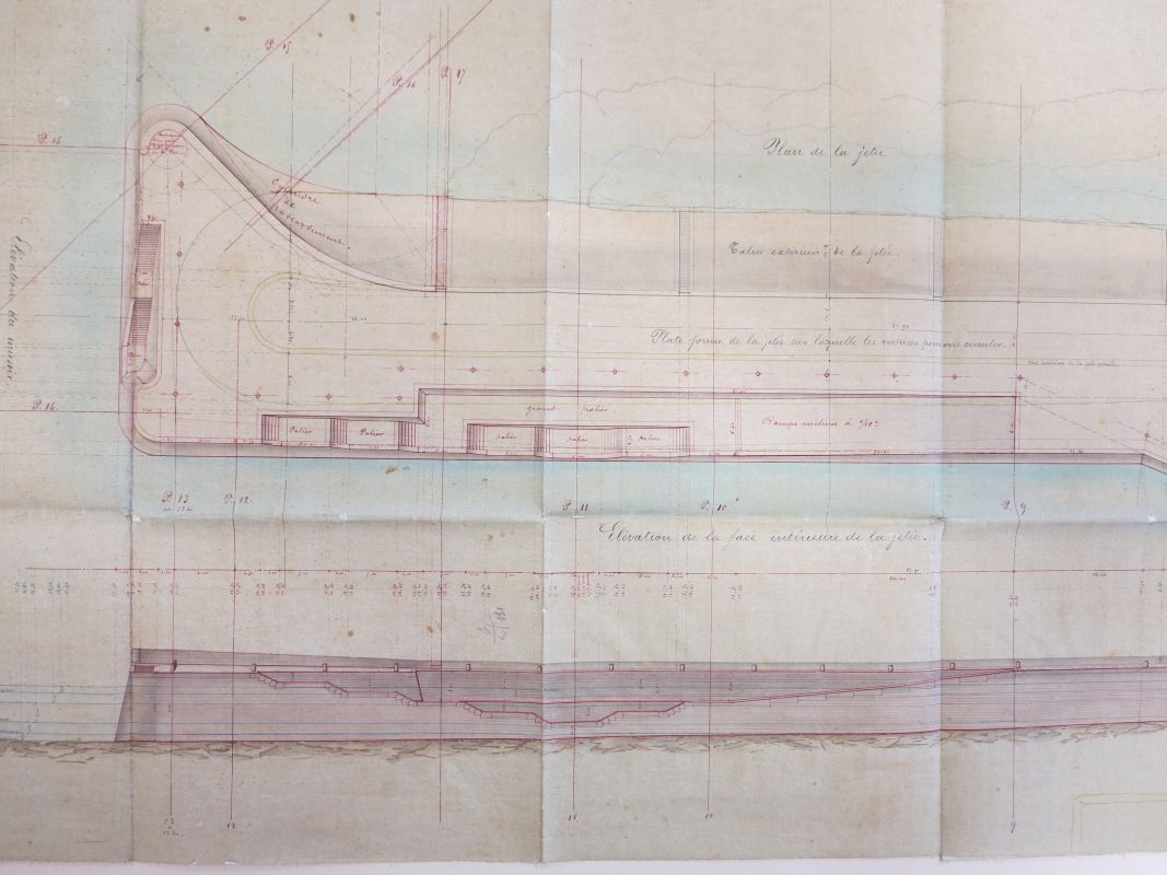 Projet d'aménagement du port en 1857 par l'ingénieur Botton : élévation latérale nord et plan de la Vieille jetée, avec les modifications en rouge.