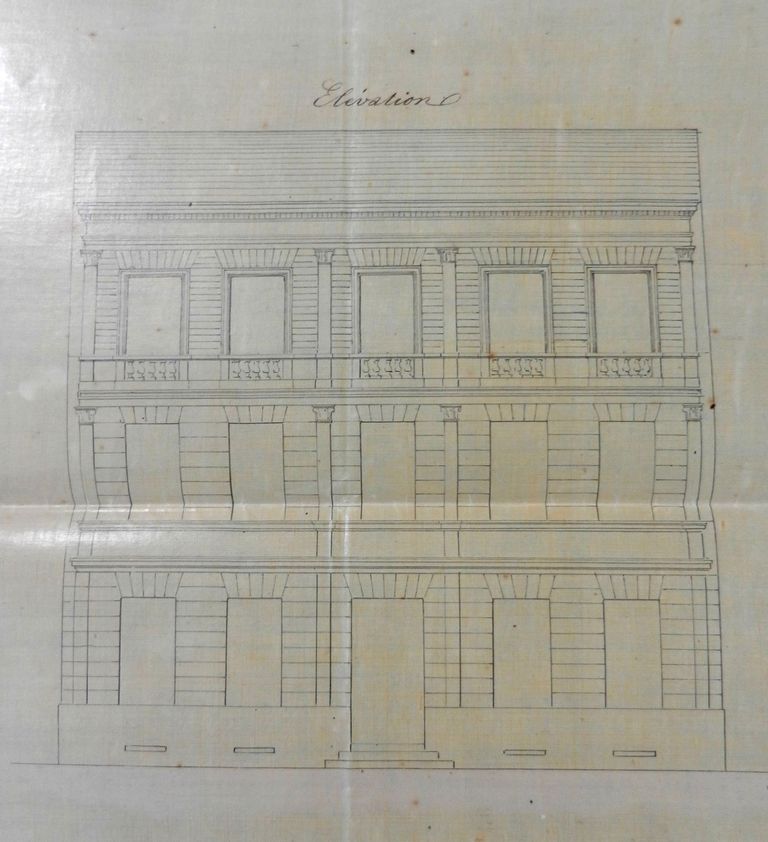« Gendarmerie de Pauillac, exhaussement d'un étage ». Papier, encre, lavis, par Escarraguel, père, 4 novembre 1852 : détail de la façade.