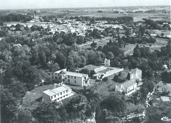 Vue aérienne du centre de vacances vers 1960.
