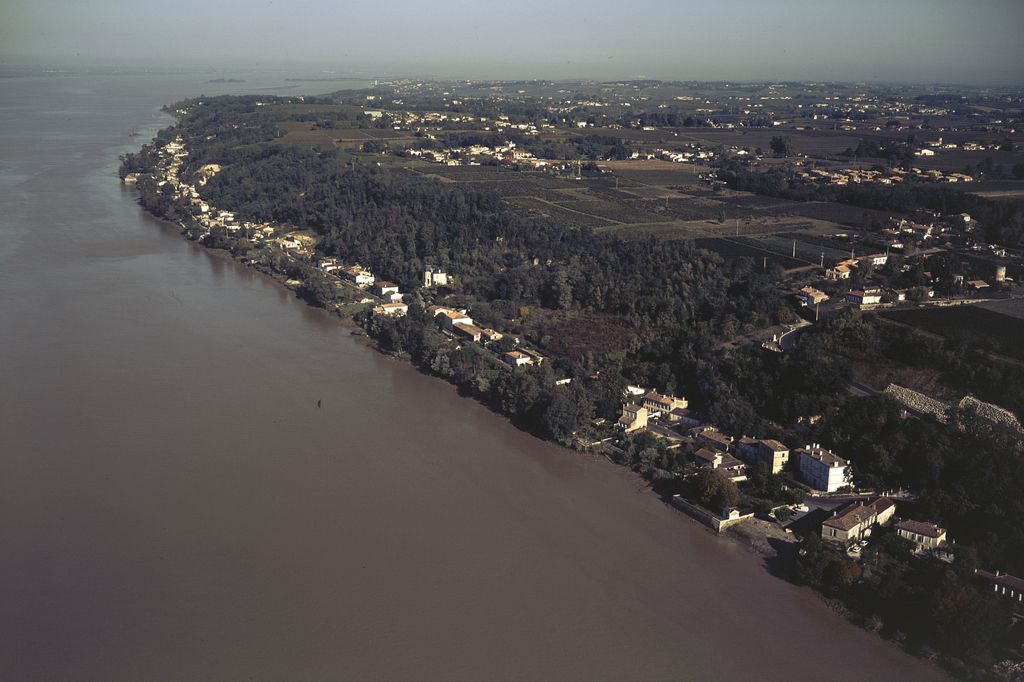 Vue aérienne de la corniche, 2002.