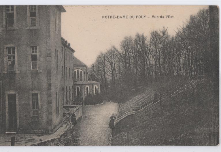 Séminaire vu de l'est. Carte postale, début du 20e siècle, photo Clouet.