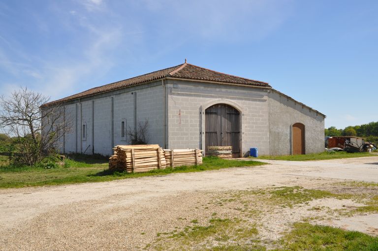 Chai du Château Listran.