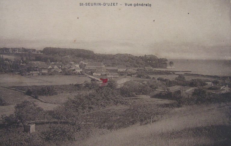 Saint-Seurin-d'Uzet vu depuis le nord-ouest vers 1930.