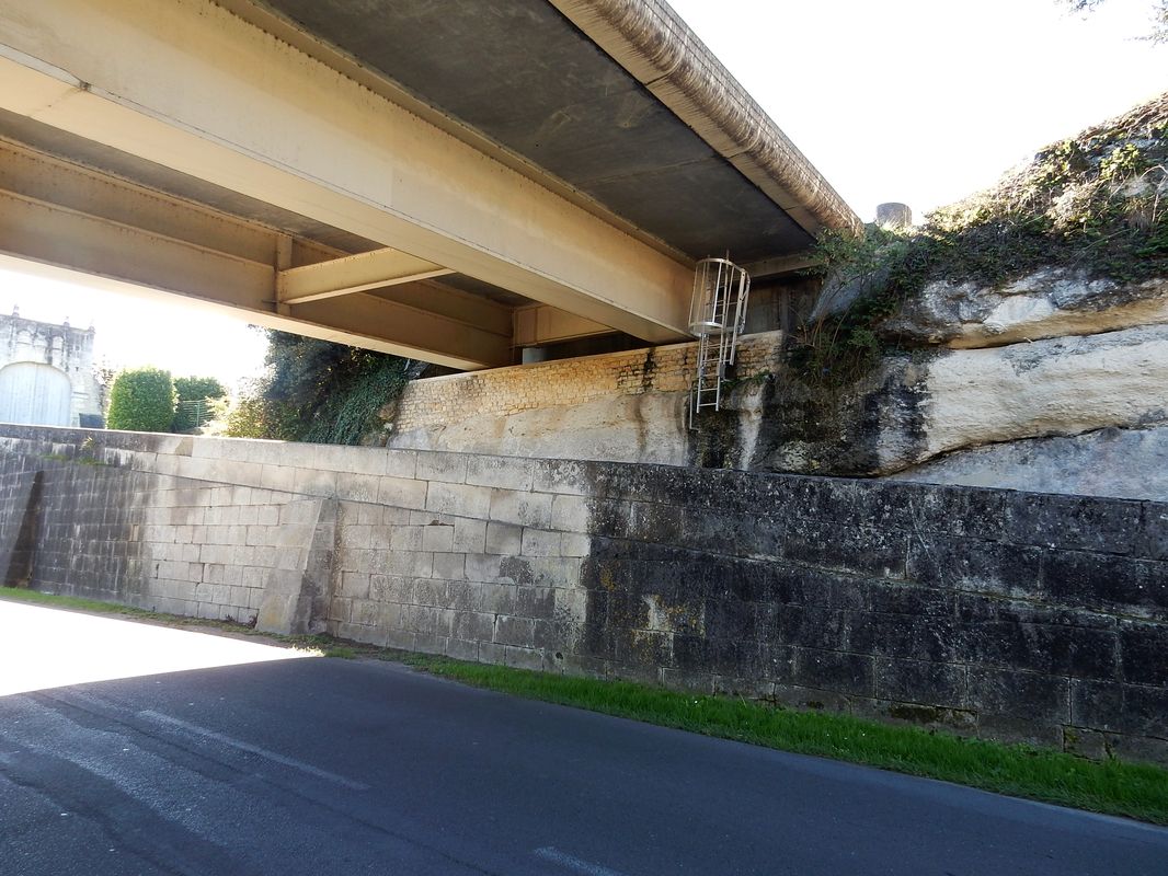 Culée de la rive gauche.