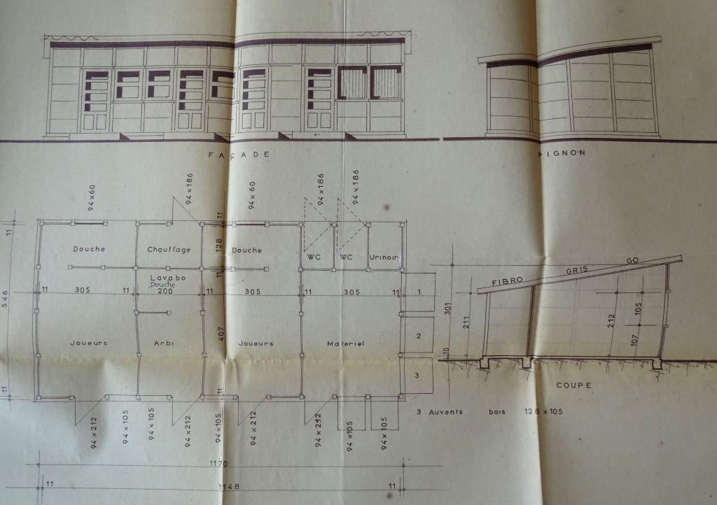Plan et élévation des vestiaires réalisés en 1968 par R. Debay.