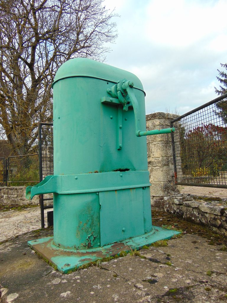 Pompe à eau à Boisdichon