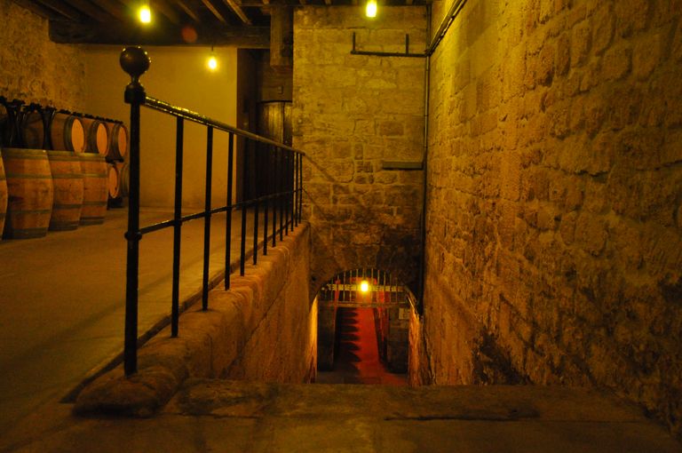 Vue intérieure : accès au caveau.