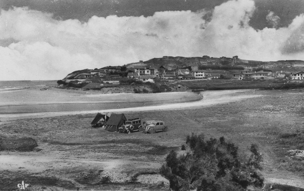 Vue de la plage de l'Uhabia, carte postale, 2e quart du 20e siècle.
