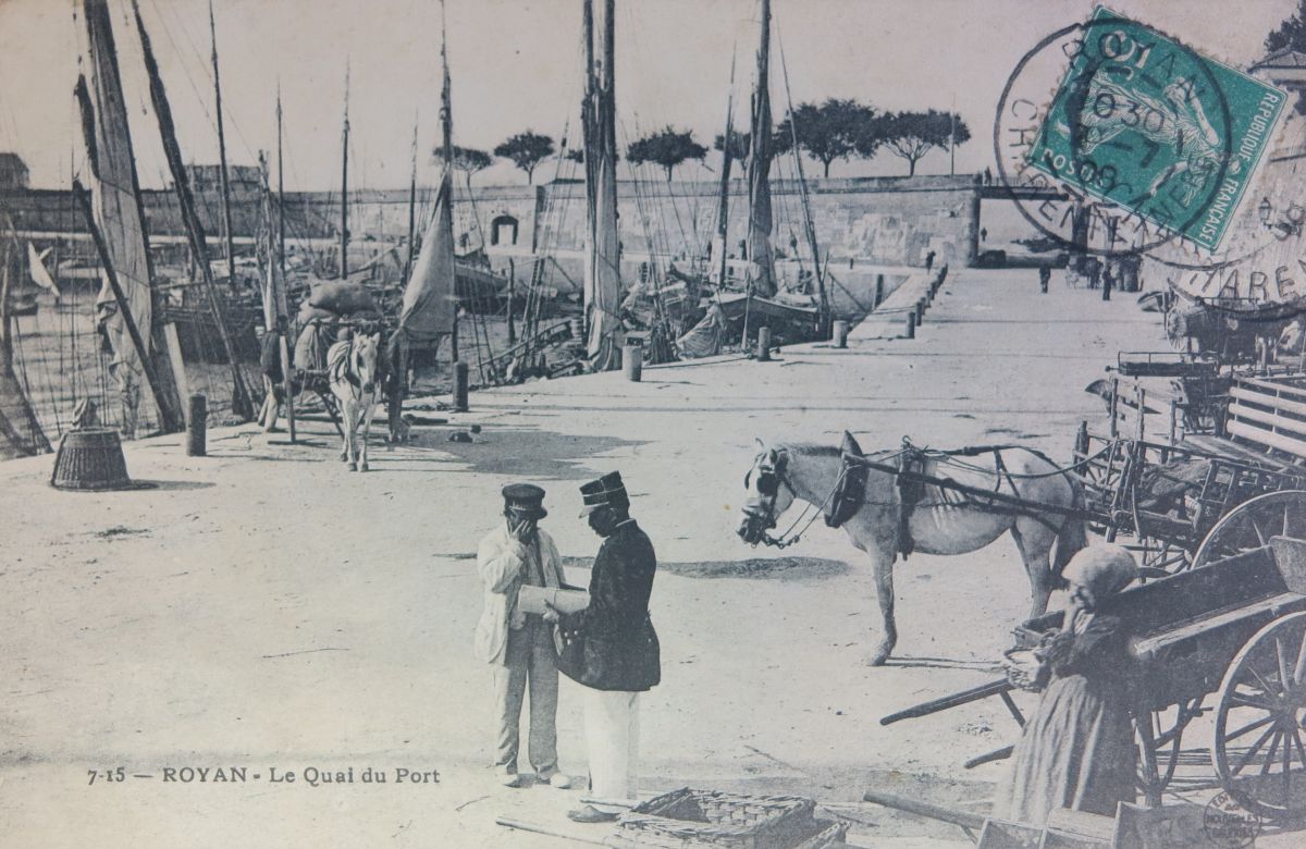 Le quai Amiral-Meyer et, à l'arrière-plan, le quai L'Herminier, vers 1900.