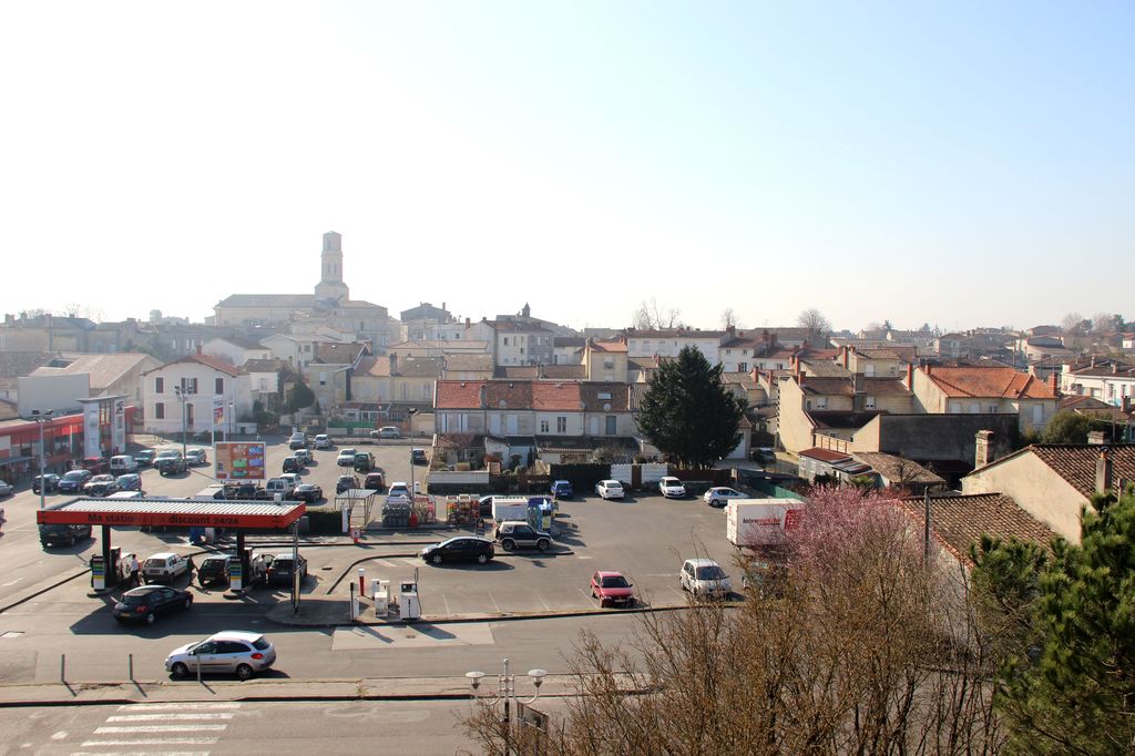 Vue de la ville depuis le centre culturel des Tourelles.