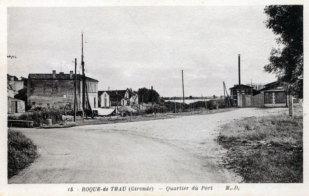 Carte postale, début 20e siècle (collection particulière) : Roque de Thau, quartier du port.