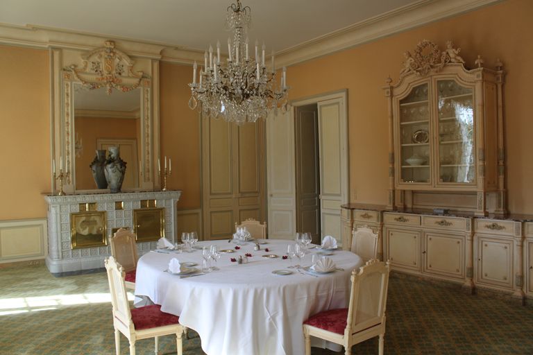 Château : salle à manger.