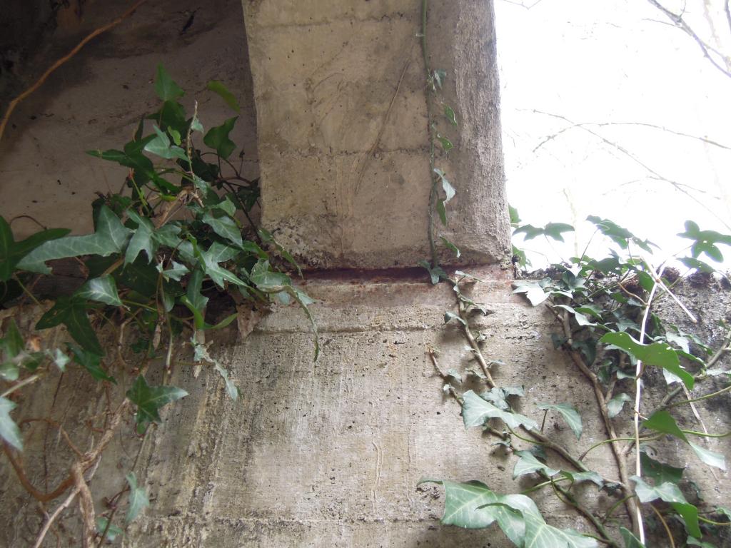 Pont routier de Larroque : appui mobile à plaques en métal.