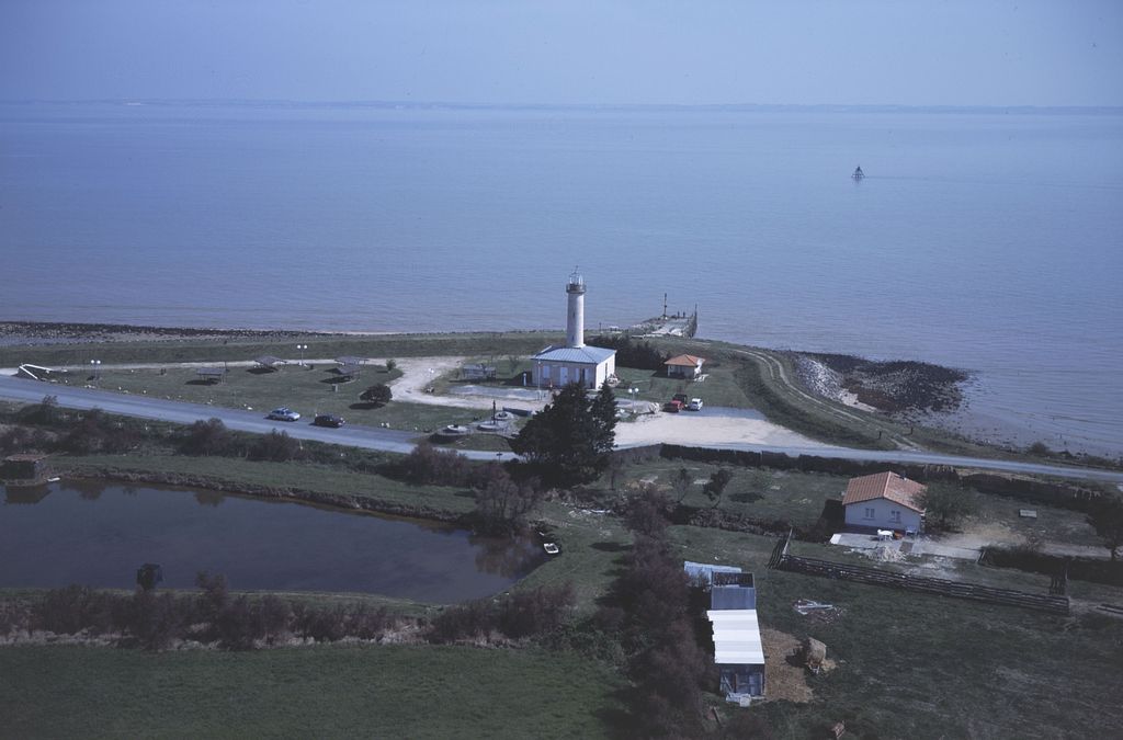 Vue aérienne du phare en 2002.