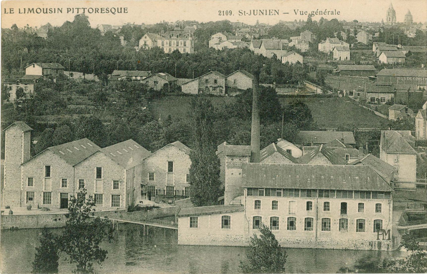 La mégisserie vue depuis la rive gauche de la Vienne. Carte postale Le Limousin pittoresque, n°2109.