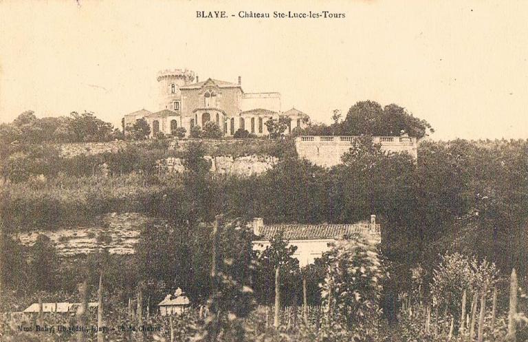 Vue d'ensemble depuis l'ouest. Carte postale, Photo Chabot, Mme Raby libr. édit. à Blaye, s.d., début du 20e siècle.