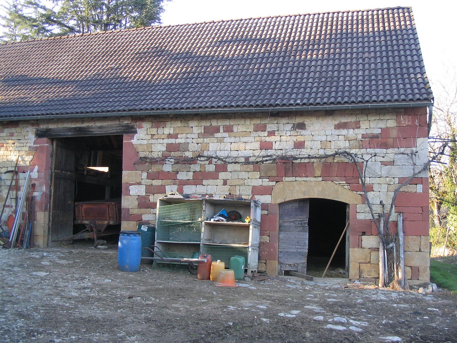 Vue générale de la grange-étable sise sur la parcelle n°184.