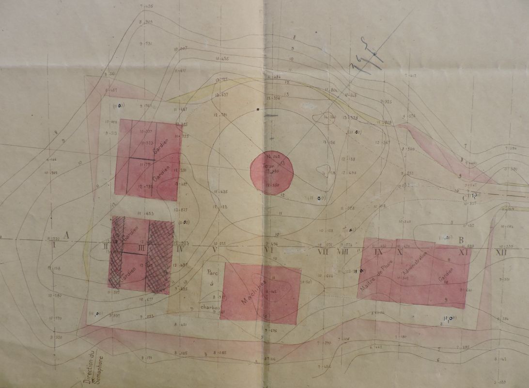 Plan du phare de 1905, 30 juillet 1904 : plan du phare et des bâtiments annexes.