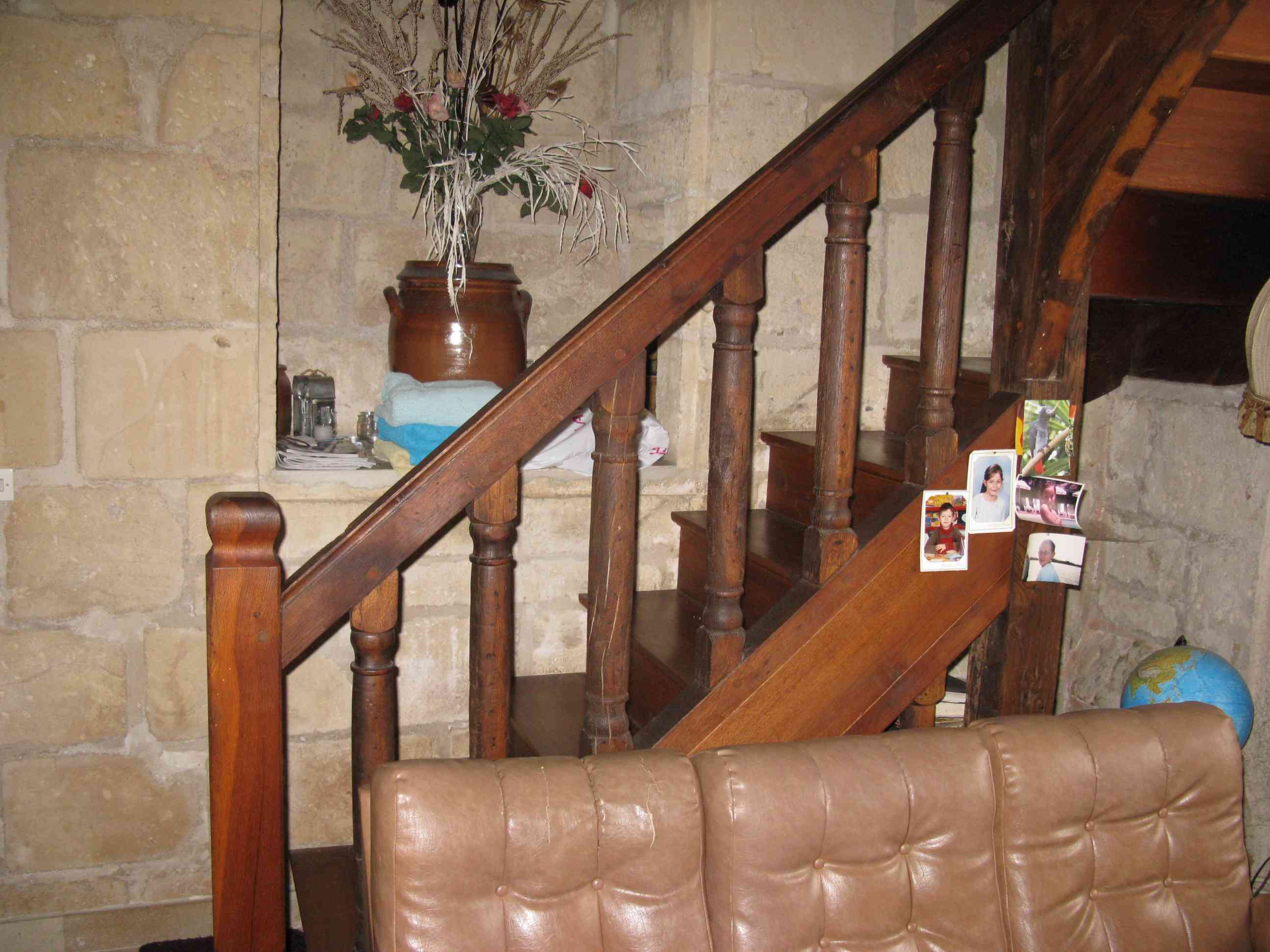 Logement du prieur, vue intérieure, étage, escalier.