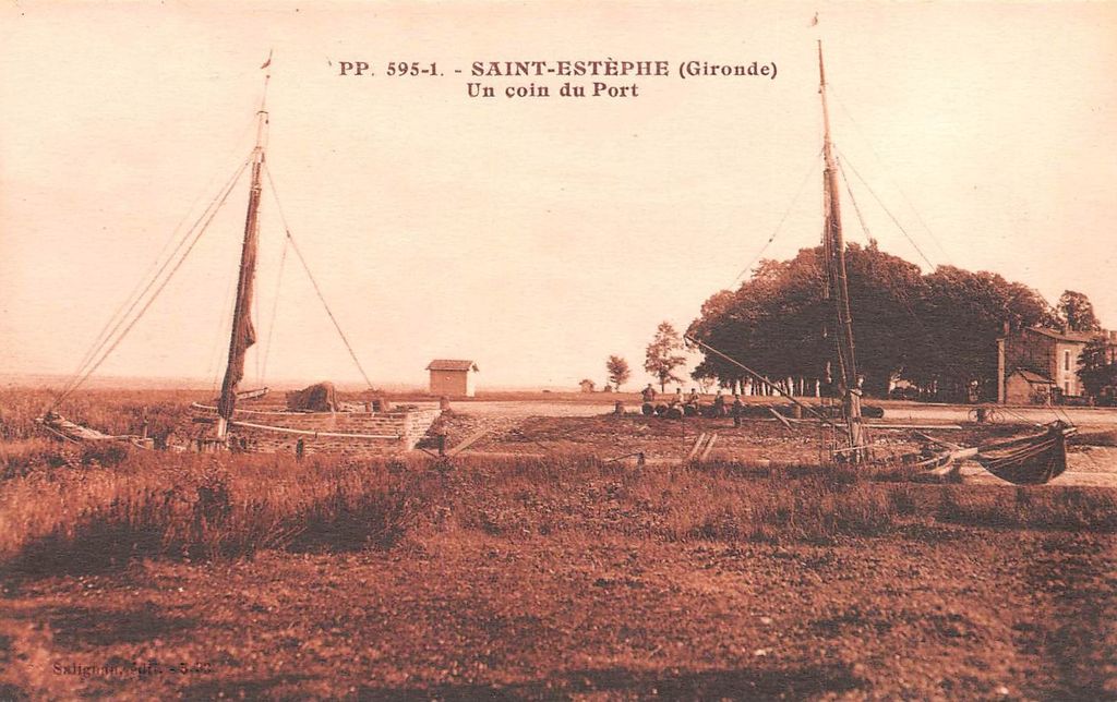 Carte postale, début 20e siècle (collection particulière) : Un coin du port.