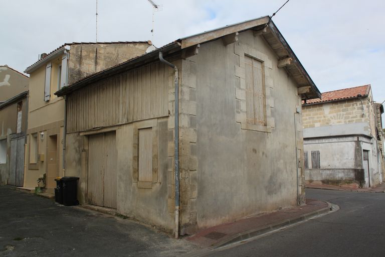 Bâtiment de dépendance (écurie ?), rue Pasteur.