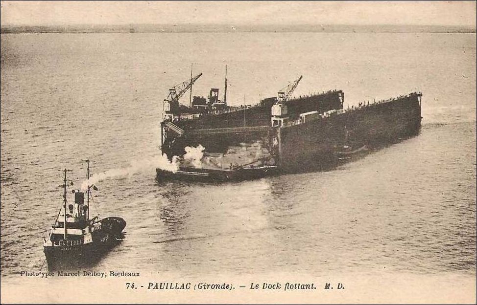 Carte postale, 1ère moitié 20e siècle (collection particulière) : Pauillac, le Dock flottant (MD, Marcel Delboy, Bordeaux).