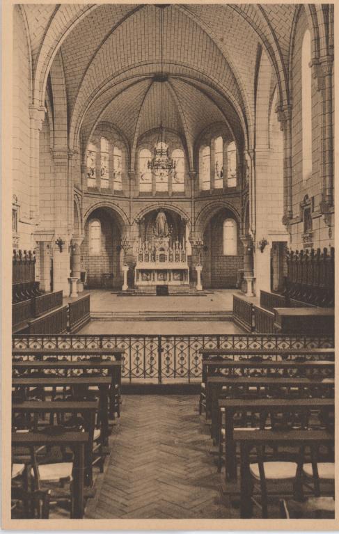 Chapelle de Notre-Dame-du-Pouy : vue du choeur depuis la nef. Vers 1910.