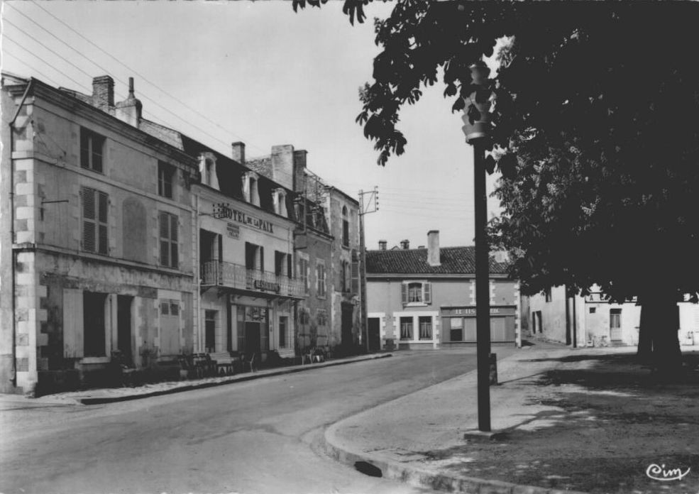 Place d'Armes, côté sud, carte postale.