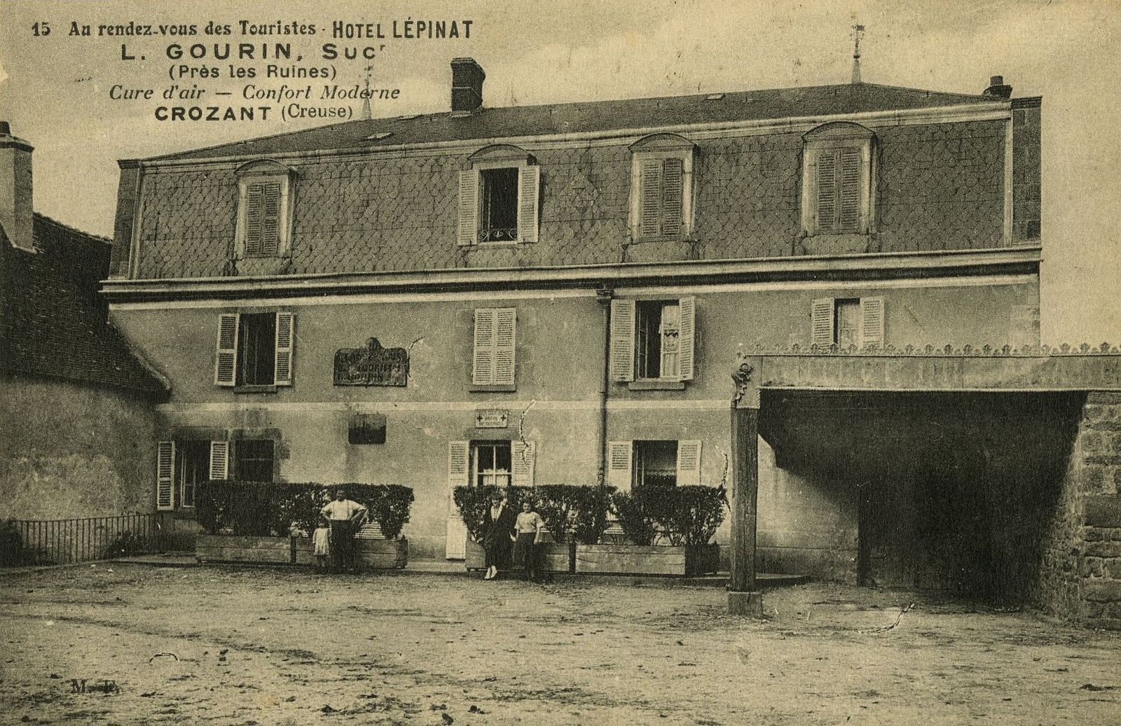 Carte postale ancienne : l'Hôtel Lépinat au début du 20e siècle.