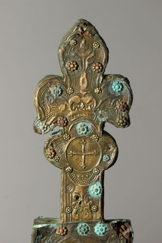 Détail : fleur de lys.