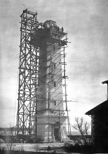 Le phare en cours de construction, 1901.