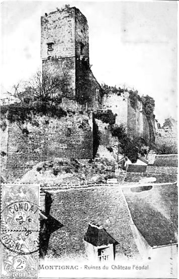 Ruines du château féodal. Carte postale, avant 1905.