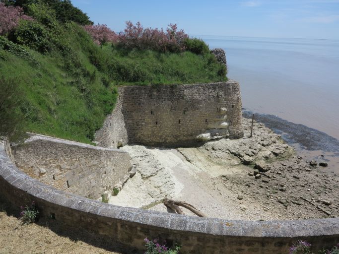 L'ancienne fosse de Médoc, au sud, à marée basse.