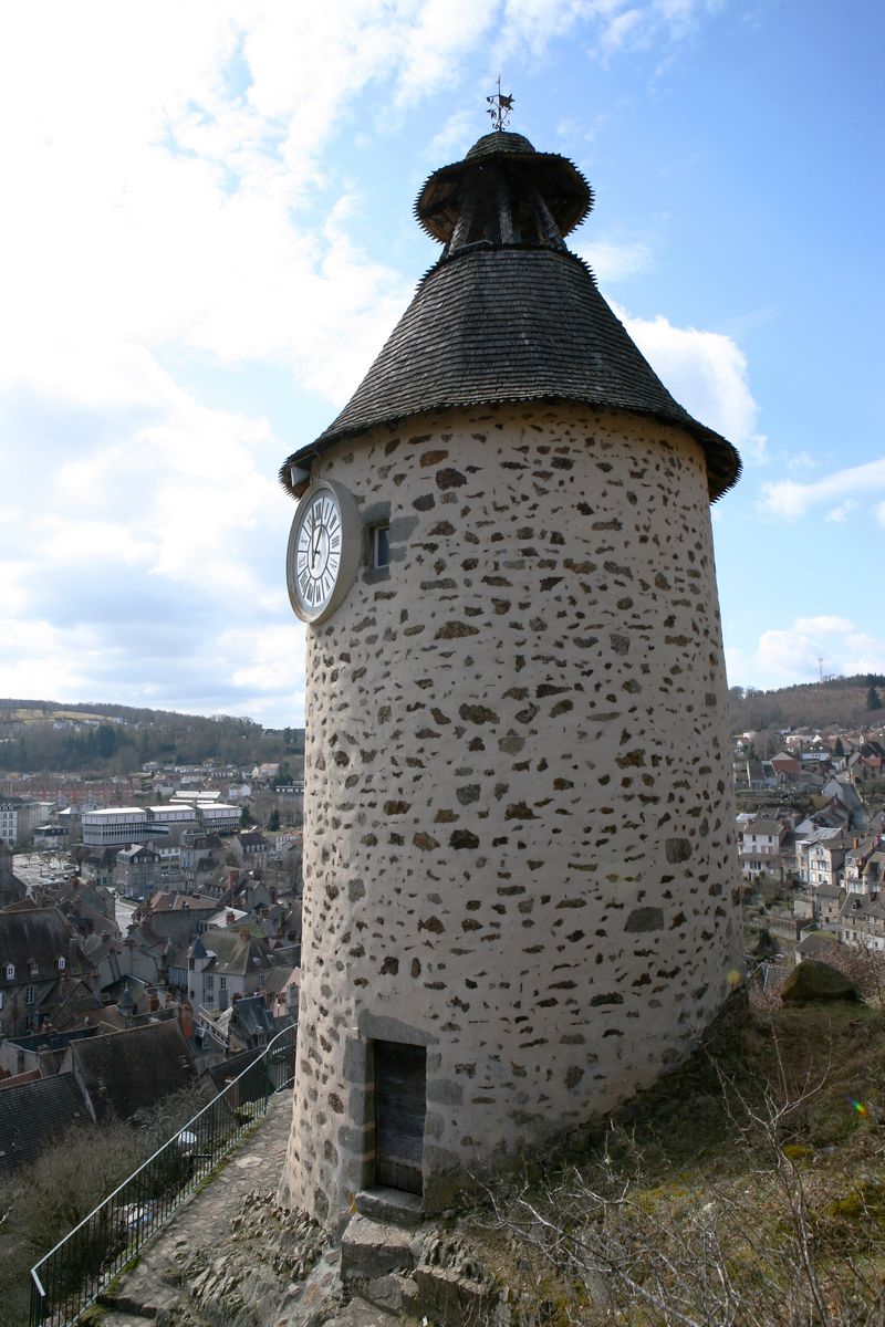 Vue générale de la Tour de l'Horloge, en direction de Chabassière.