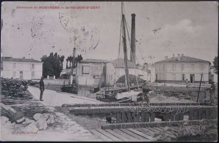 Le port sur une carte postale vers 1910.