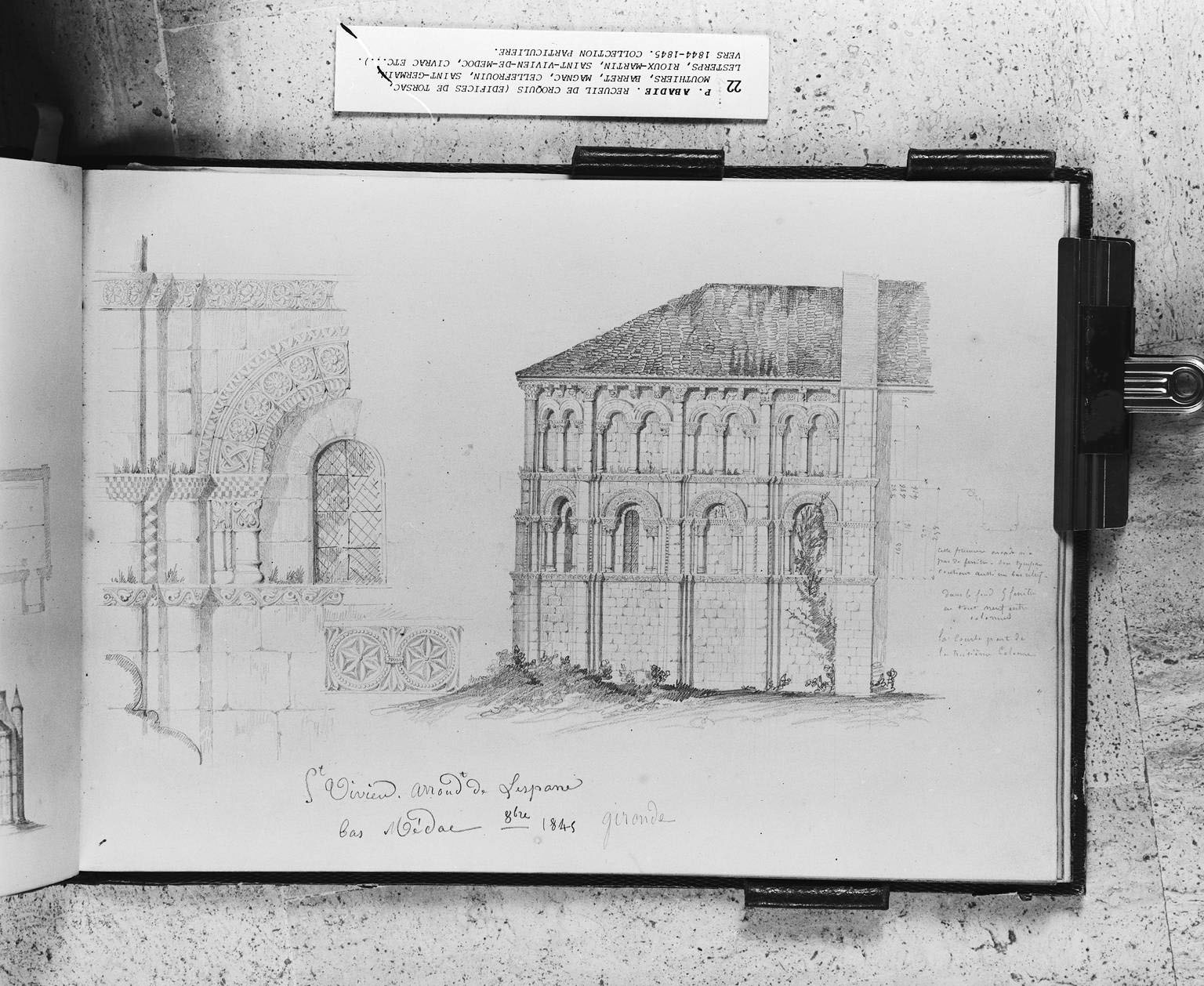 Elévation nord du chevet, détail d'élévation d'une fenêtre, par Paul Abadie, octobre 1845.
