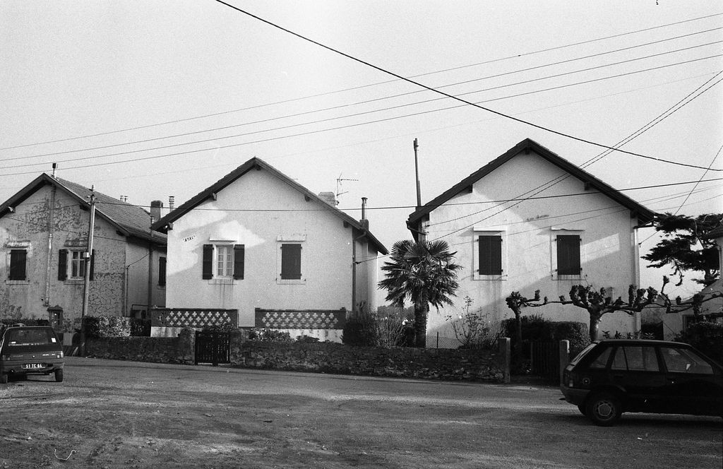 Maison en série (série de 3), Ene Chocoa, Aski, en 1994.
