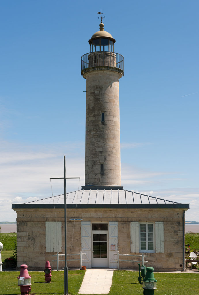 Façade principale du phare