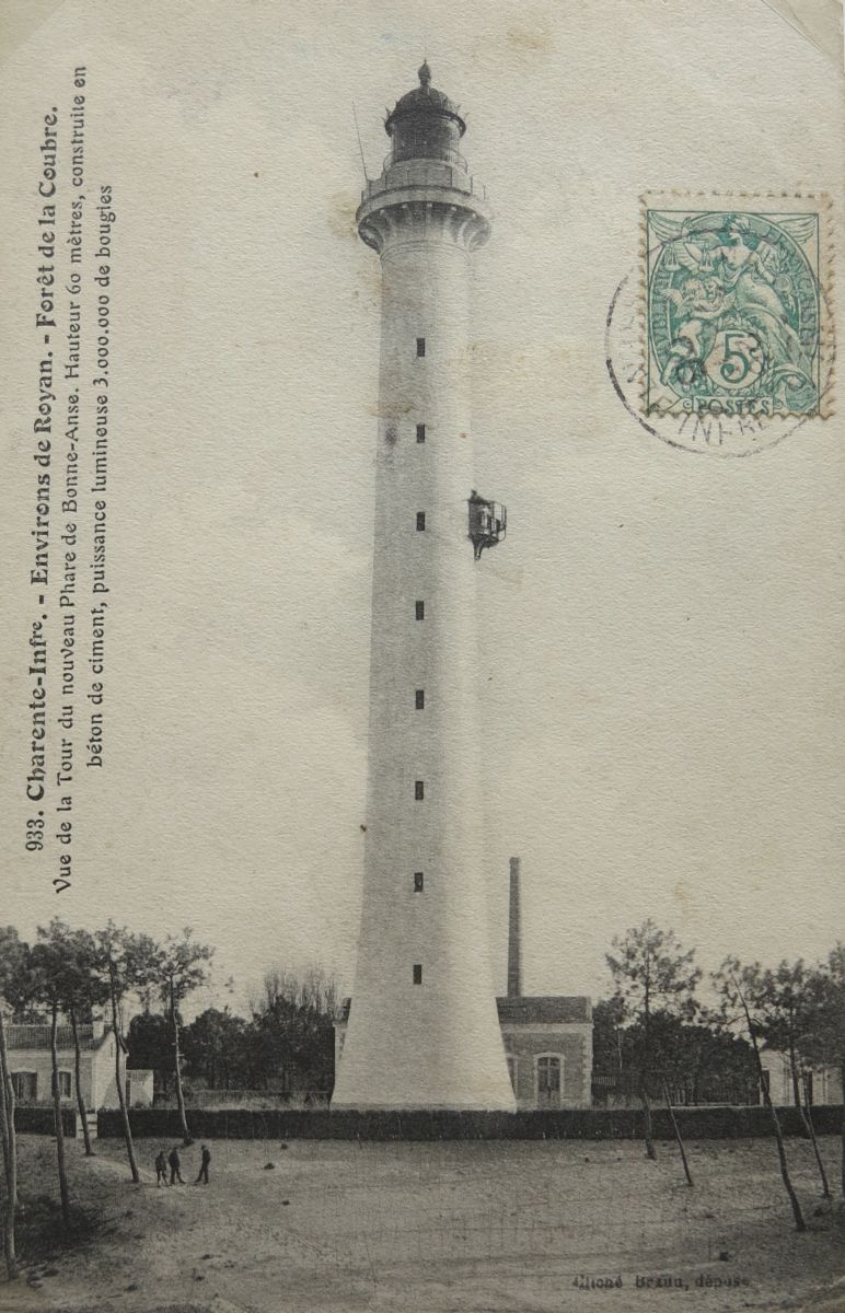 Le nouveau phare construit en 1905, vu depuis le nord.