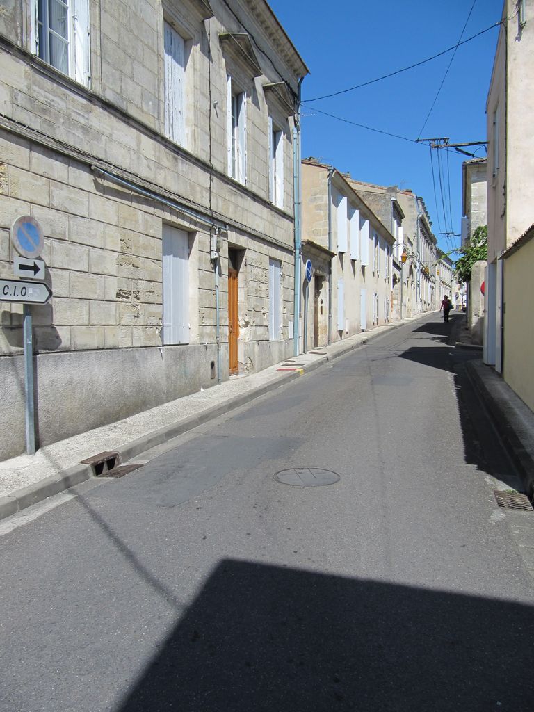 Vue de la rue Lucien-Grosperrin depuis l'ouest.