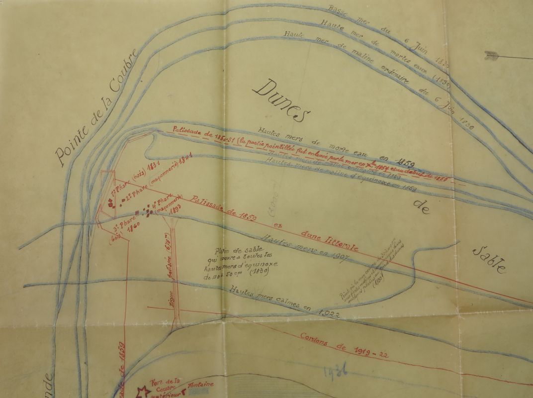 Extrait du plan-calque de 1922 : évolution du trait de côte autour du phare de 1895.