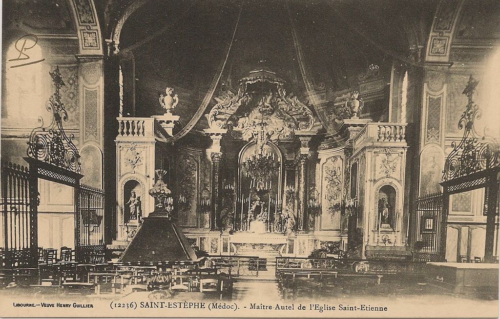 Carte postale, début 20e siècle (collection particulière) : maître-autel de l'église Saint-Etienne.