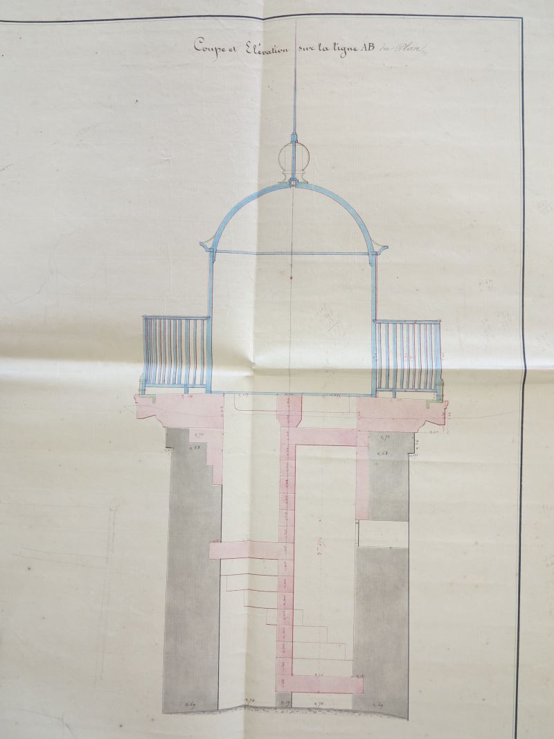 Projet de création de la lanterne octogonale au sommet du phare, 2 mars 1840, par l'ingénieur Lessore : coupe.