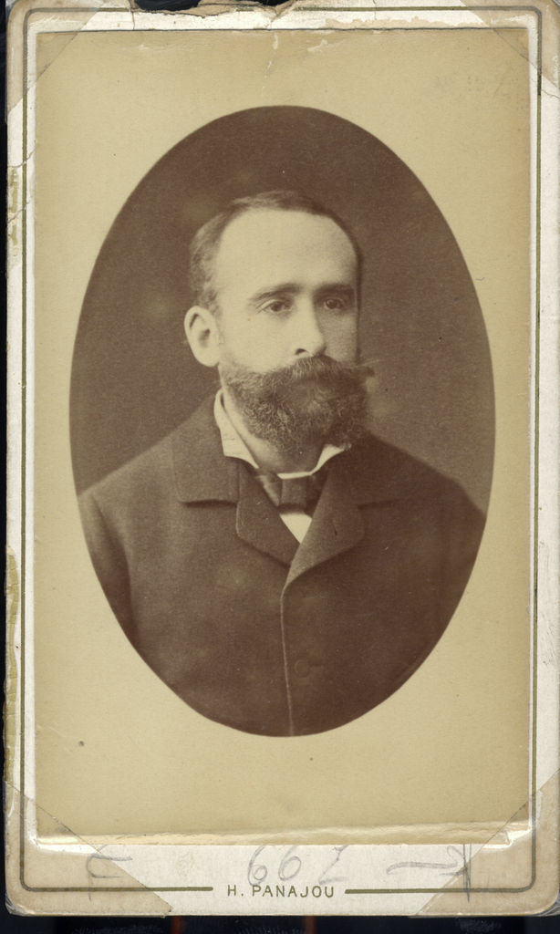 Portrait de Jean-Paul Mauriac, par Henri Panajou, photographe à Bordeaux, fin XIXe siècle (Centre François Mauriac de Malagar).